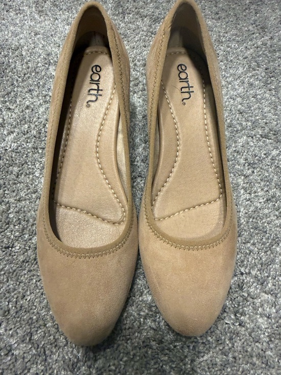 Earth Shoes - 7/7.5 M Earth Suede Camel Block Heel Pumps - Like New